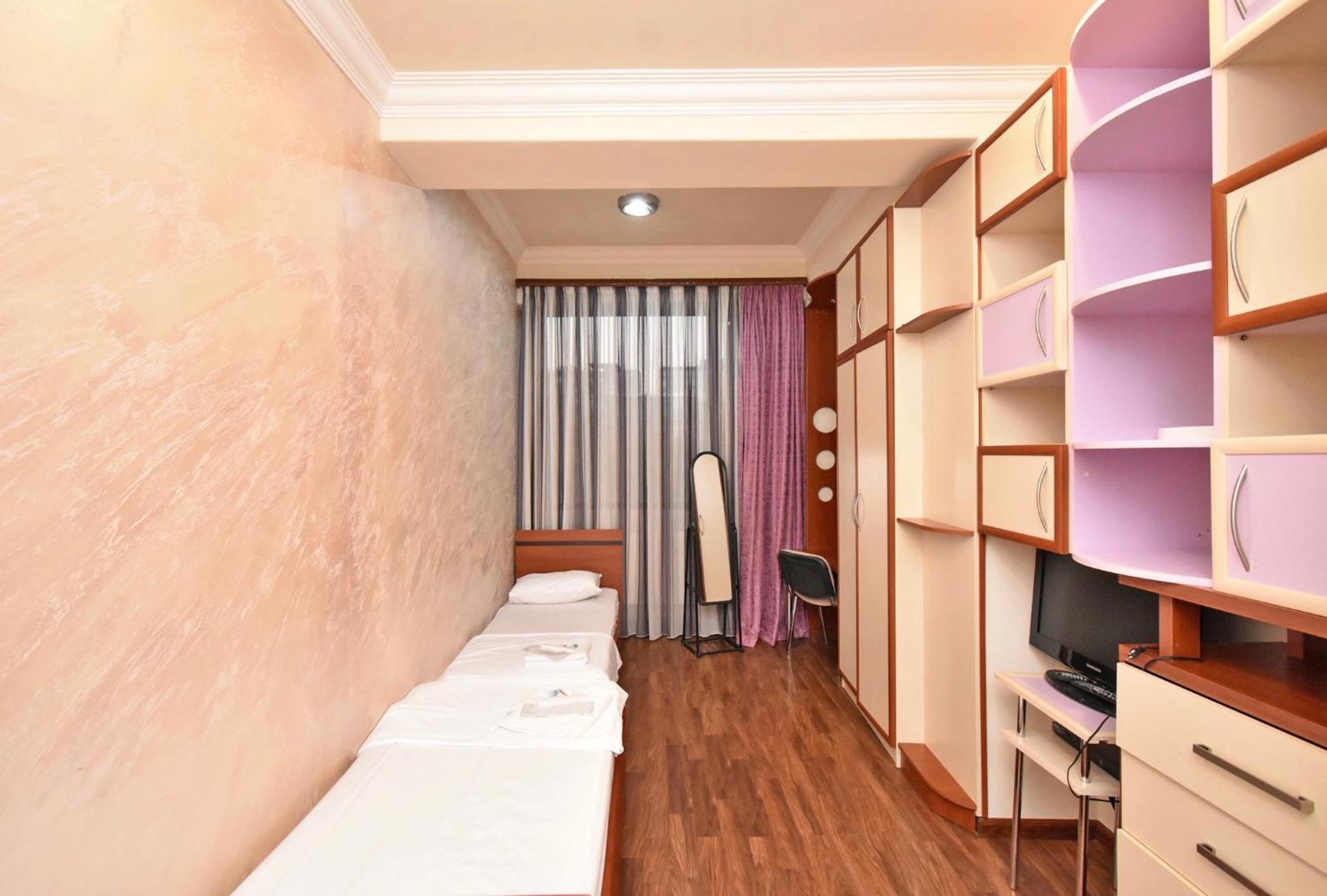 Hotel Costa 耶烈万 外观 照片